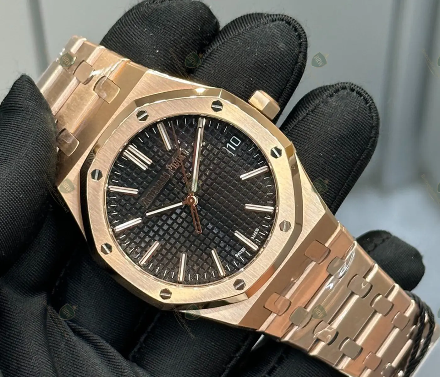 Audemars Piguet Royal Oak Selfwinding 15500OROO1220OR01 the 18K rose gold black dial edition - Image 2