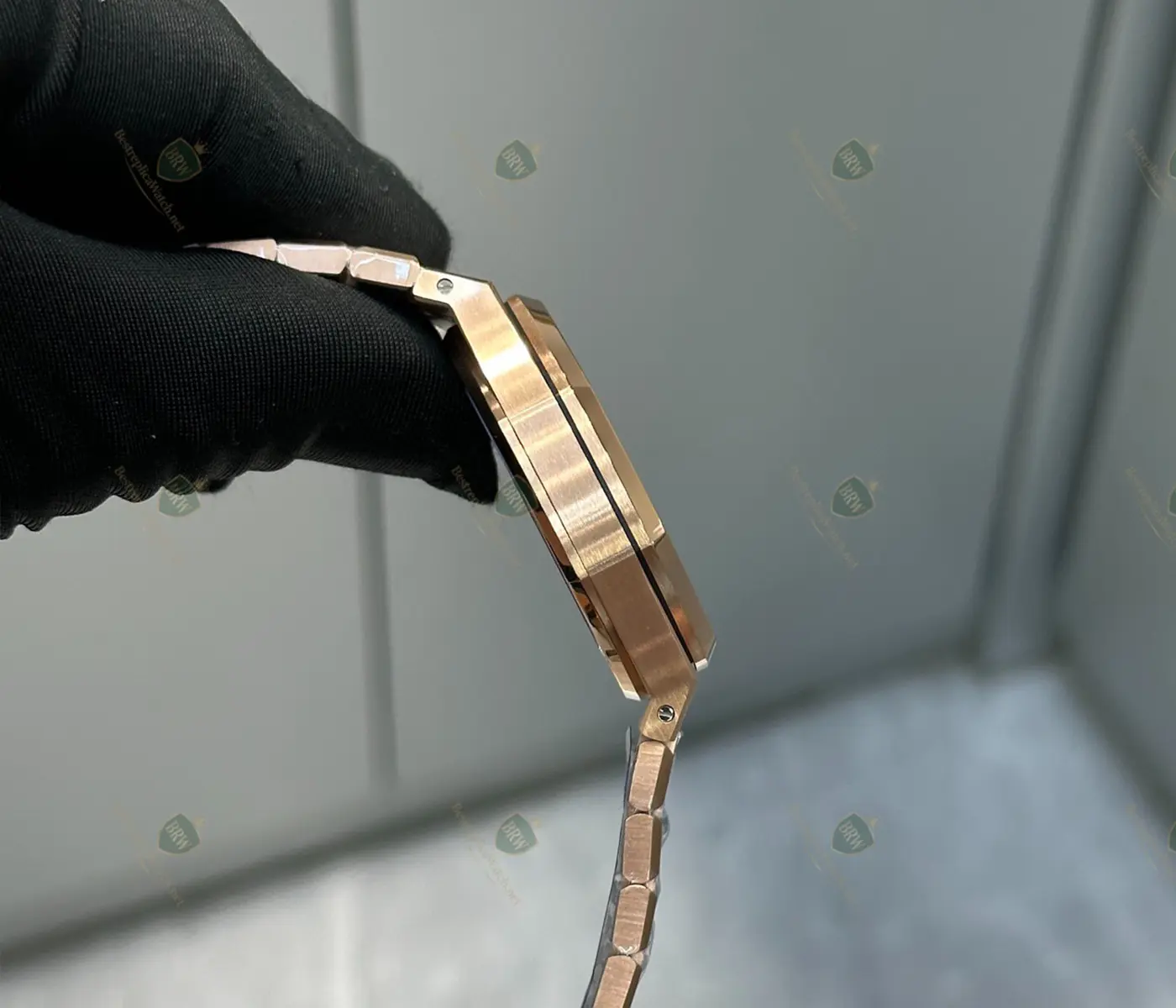 Audemars Piguet Royal Oak Selfwinding 15500OROO1220OR01 the 18K rose gold black dial edition - Image 7