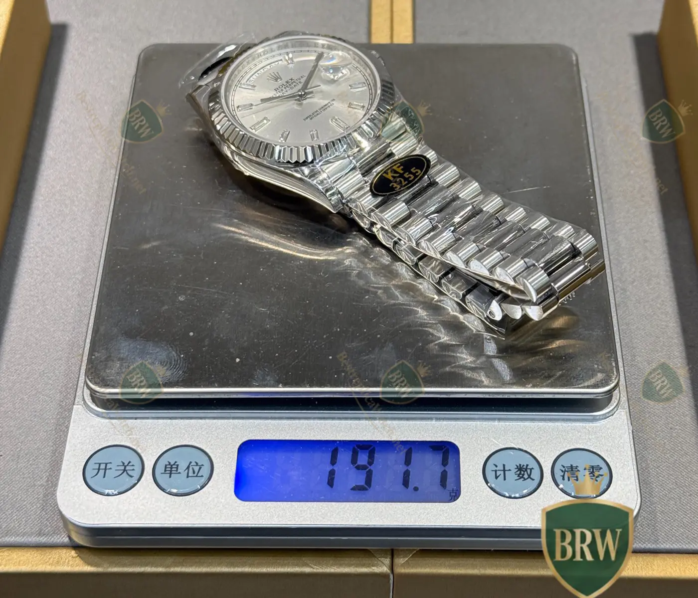 Ice Blue Dial Fluted Bezel President Bracelet Luxury Watch - Image 6