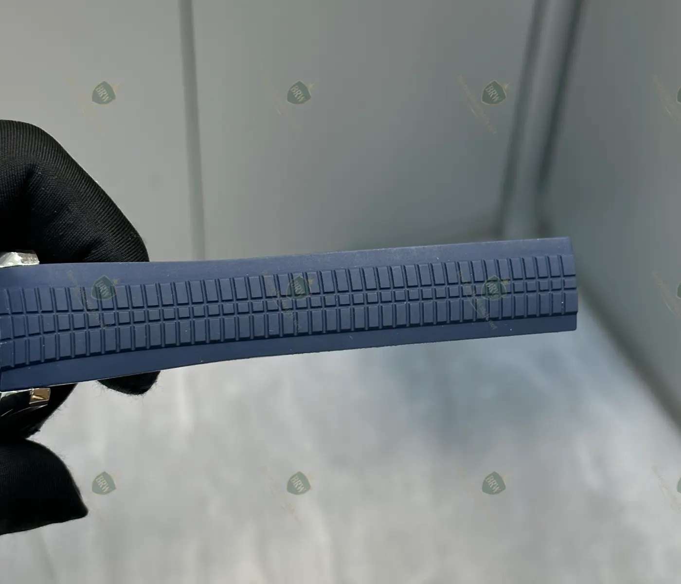 Patek Philippe Aquanaut Ref 5168G 001 18K White Gold Blue Gradient Dial Blue Composite Strap Jumbo Model - Image 7