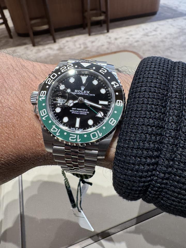 Richard Mille RM 67 02 Automatic white Quartz TPT blue rubber strap variant photo review