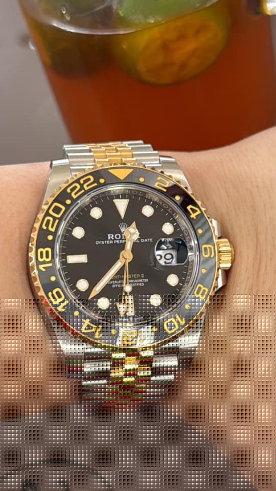 Richard Mille RM 67 02 Automatic white Quartz TPT blue rubber strap variant photo review