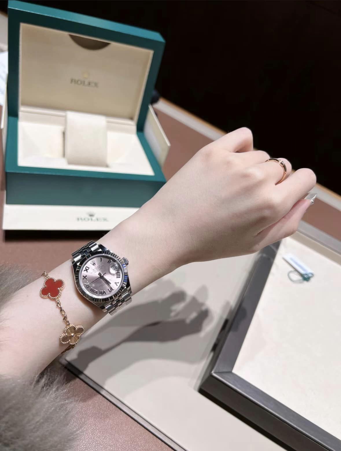 Richard Mille RM 67 02 Automatic white Quartz TPT blue rubber strap variant photo review