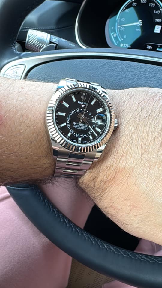 Richard Mille RM 67 02 Automatic white Quartz TPT blue rubber strap variant photo review