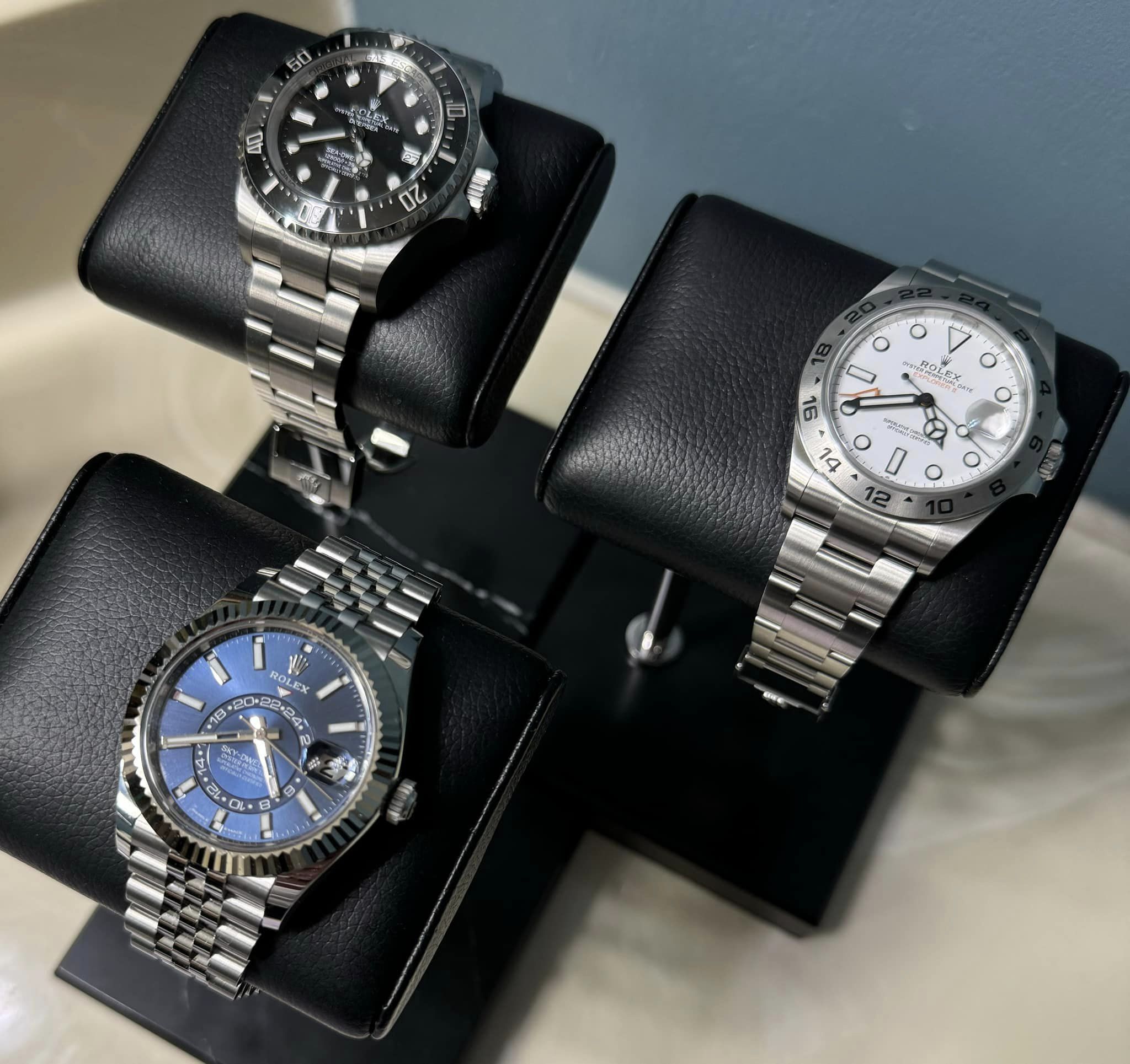 Richard Mille RM 67 02 Automatic white Quartz TPT blue rubber strap variant photo review