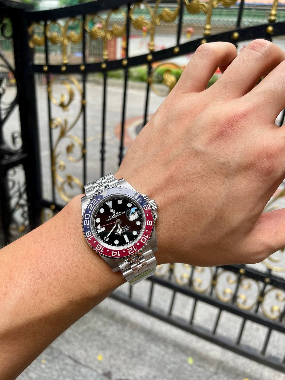 Richard Mille RM 67 02 Automatic white Quartz TPT blue rubber strap variant photo review